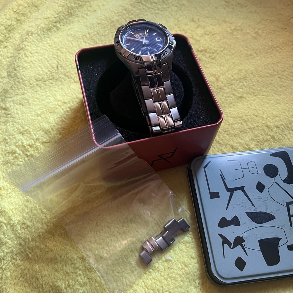 Fossil Men's Pitt Watch Silver/Chrome with Blue Face and Pitt Logo. - Picture 4 of 9
